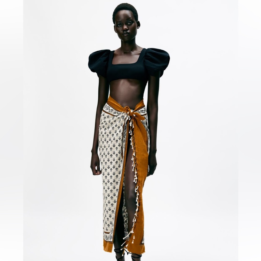 Zara Fringed Printed Wrap Size M
